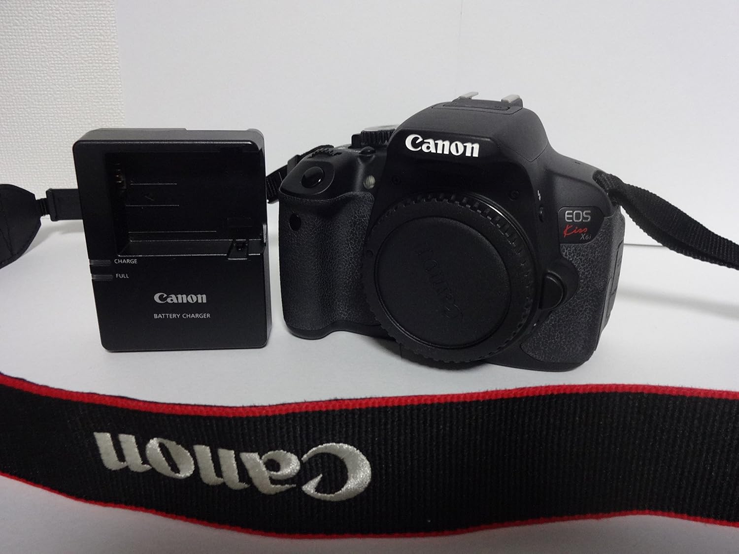 「Canon EOS Kiss X6i」 Amazon.com: Canon Cámara DSLR EOS Kiss X6i (solo cuerpo) - Versión